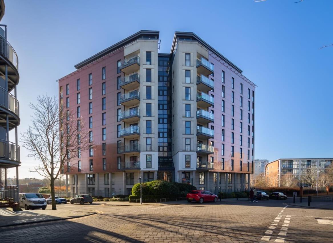 Modern 2 Bed Near Bullring,birmingham Centre - Free Parking *